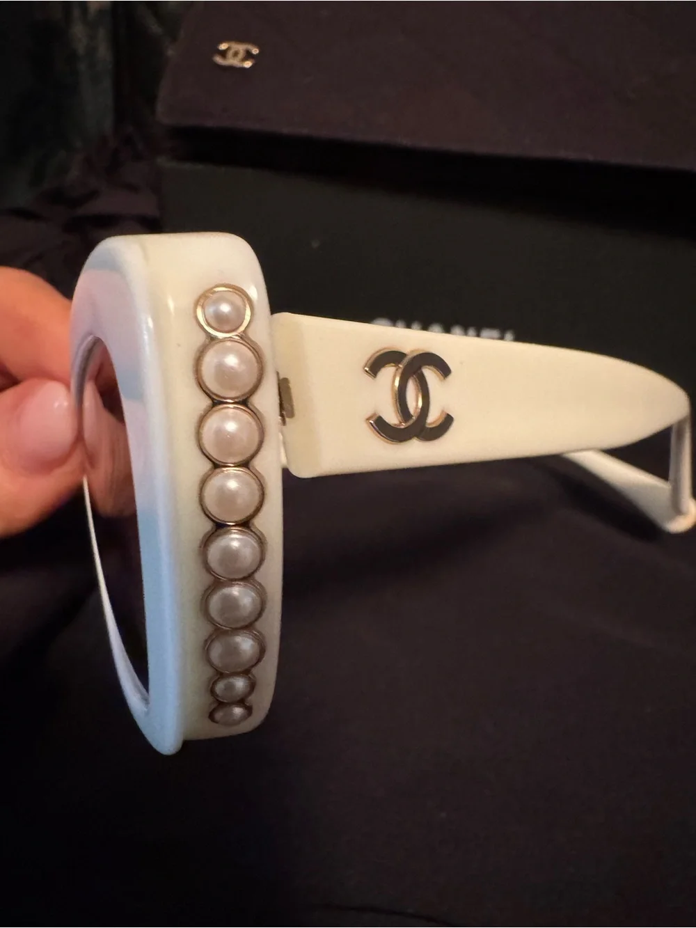CHANEL gorgeous sunnies